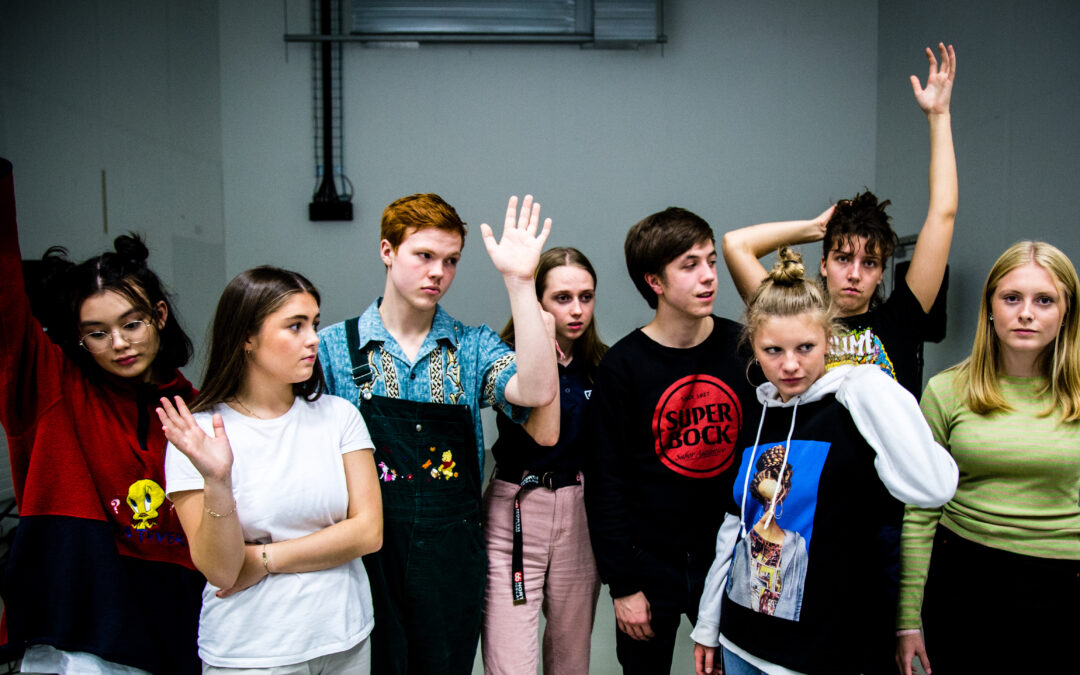 Alexander Roberts, Ásrún Magnúsdóttir und der Teenage Choir of Love and Sex: TEENAGE SONGBOOK OF LOVE AND SEX