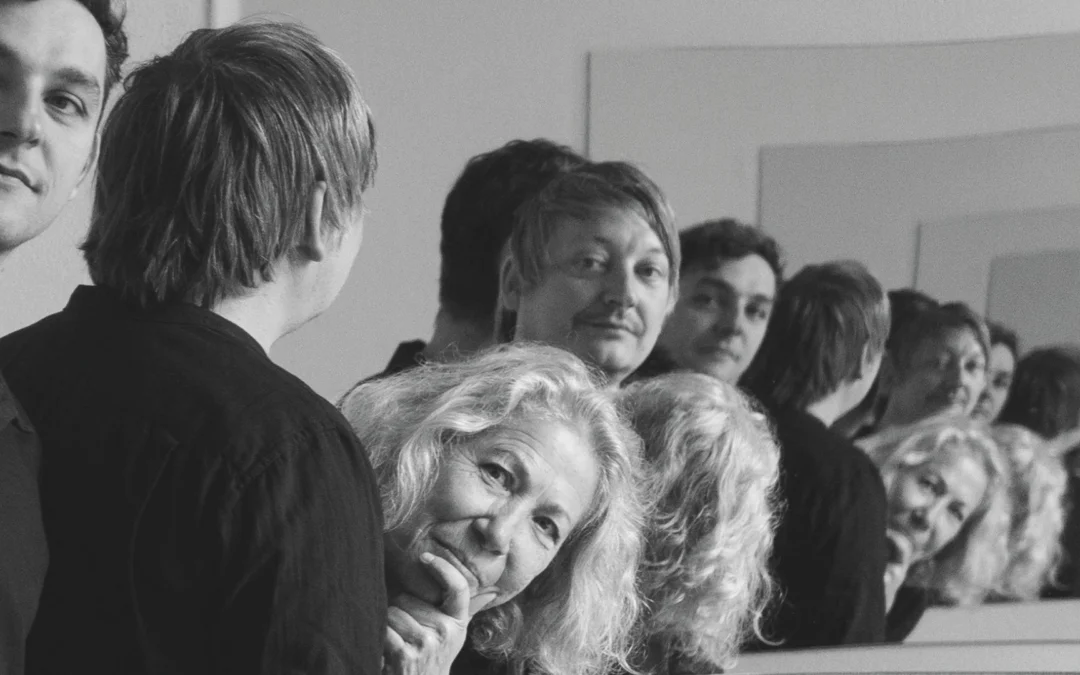 Robyn Schulkowsky & Gebrüder Teichmann: Bending Time